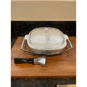 Blue cornflower CorningWare P-10-B With Lid and Trivet